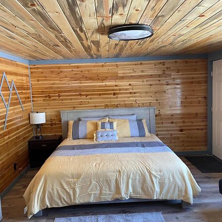 The Whispering Elms Motel Baker Ngoại thất bức ảnh