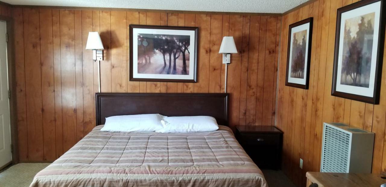 The Whispering Elms Motel Baker Ngoại thất bức ảnh